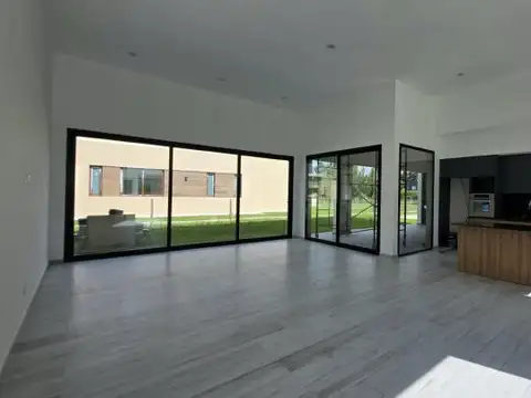 Casa a estrenar en Fincas del Alba, Canning - 4 ambientes, lote de 800 m² con pileta