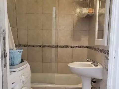 Se vende un depatamento de 2 ambientes al frente - Balvanera