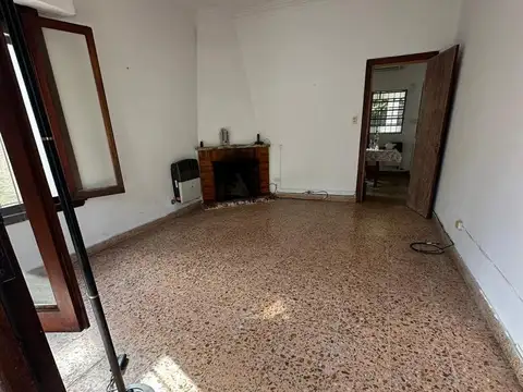 Casa 2 ambientes con 1 baño