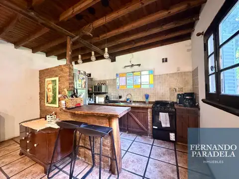 Casa 4 ambientes con 2 baños