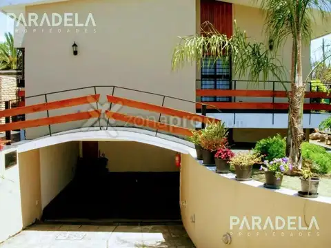 Casa 5 ambientes con 3 baños