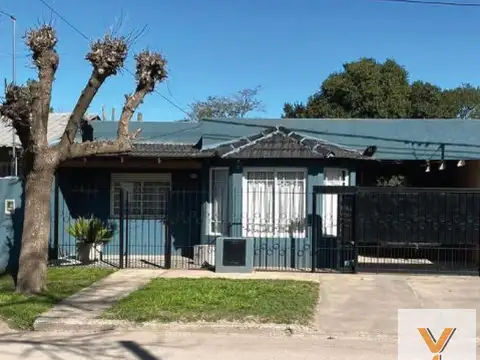 Casa en venta . 2 Dormitorios 1 Baño - Capitán Sarmiento