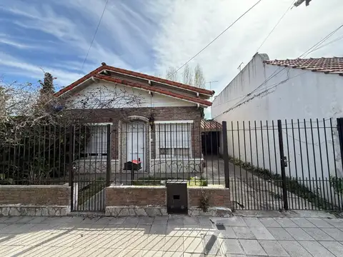CASA 3 AMBIENTES EN VENTA +2 DPTOS LOMAS DE ZAMORA