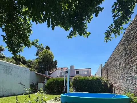 Casa en Alquiler con 1 cochera