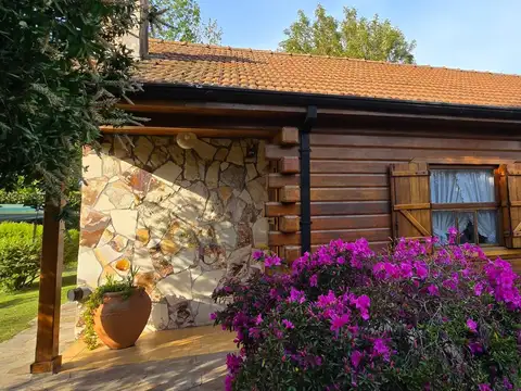 Casa en Venta con 2 cocheras