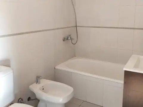 Monoambiente divisible con balcón al frente
