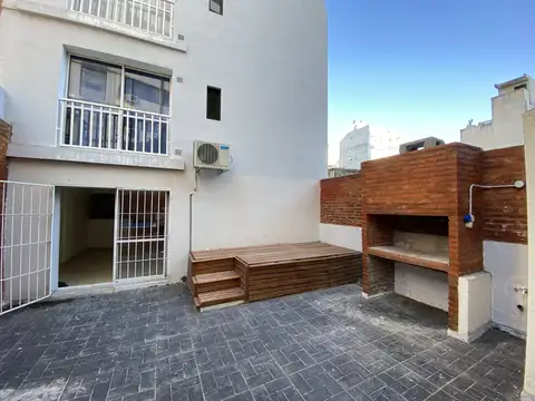 3 de FEBRERO 200, Piso 1