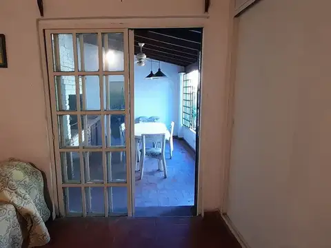 OPORTUNIDAD! VENTA CASA 4 AMB C/PILETA-BELLA VISTA