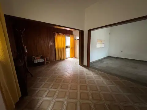 Casa 4 ambientes con 1 baño