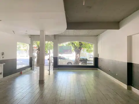 OFICINA 127m2 en  Martinez 6,5mts FRENTE sobre Santa Fe