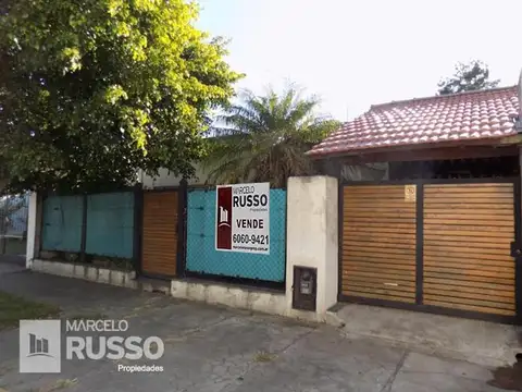 CASA 3 AMBIENTES c/ COCHERA