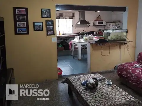 CASA 3 AMBIENTES c/ COCHERA