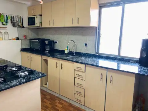 Casa en Venta con 5 cocheras
