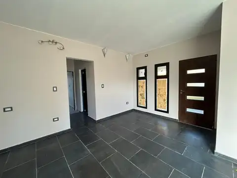 CASA 2 DORMITORIOS EN VENTA GONNET A TERMINAR