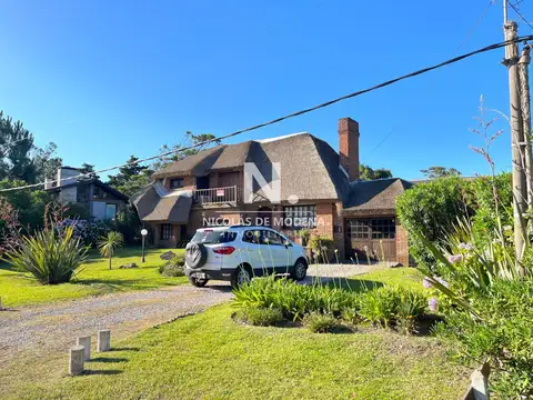 Casa en pinares en venta a pasos del mar