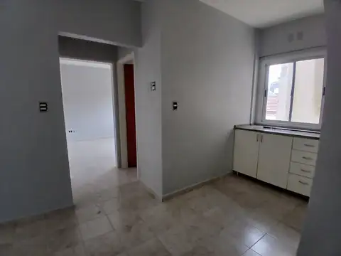 Carlos Pellegrini 100, Piso 1
