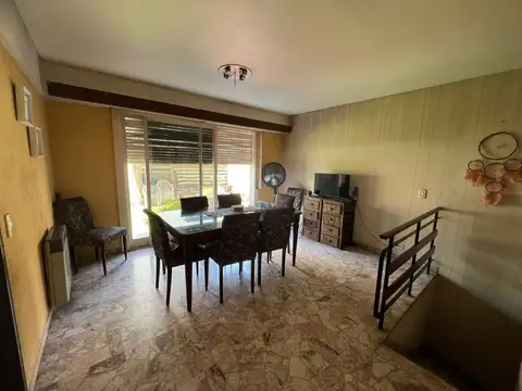 Depto Tipo Casa 5 ambientes con 2 baños