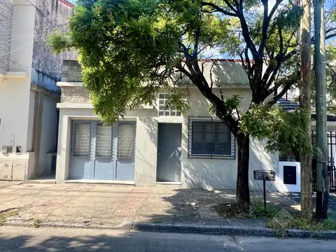 Impecable inmueble con garage y jardín - Vta Directa - OPORTUNIDAD 
