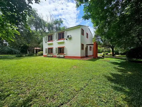 Casa 5 ambientes con 3 baños