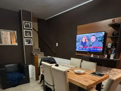 Casa 3 ambientes con 2 baños