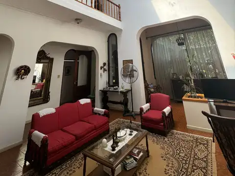 Casa en Venta con 3 cocheras