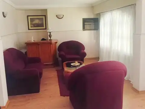 Casa en Venta con 8 cocheras