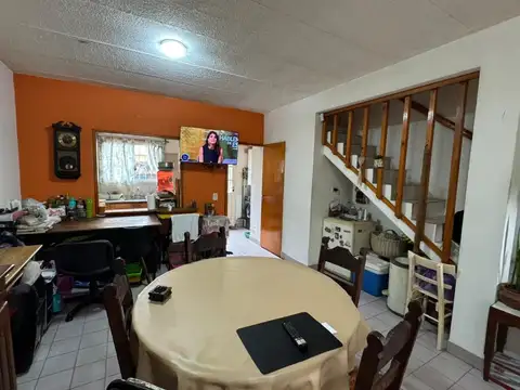 Casa 4 ambientes con 1 baño