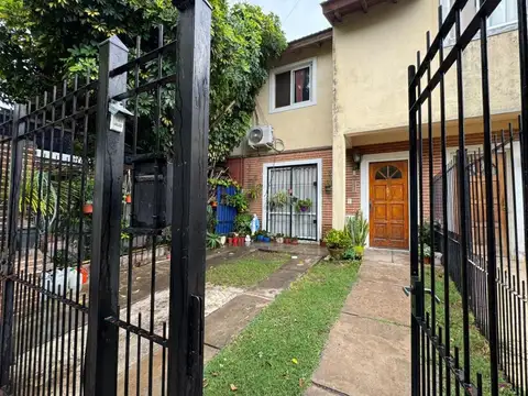 VENTA CASA DUPLEX 4 AMBIENTES, GRAND BOURG COCHERA