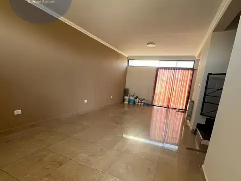 Casa en Alquiler de 3 dormitorios