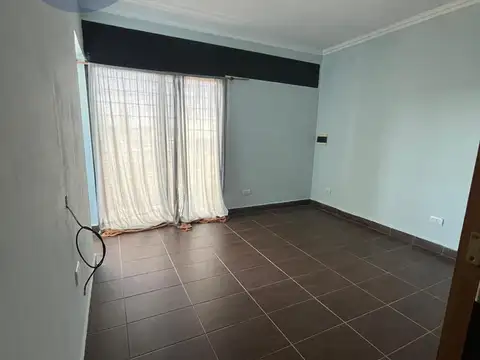 Casa en Alquiler con 1 cochera