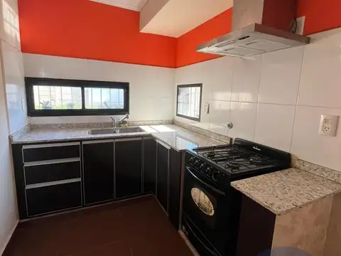 Casa en Alquiler en Villa Ramallo, $ 850.000