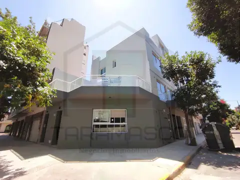 VENTA PH MONOAMB EN PB C/AMPLIA TERRAZA EN VILLA DEVOTO