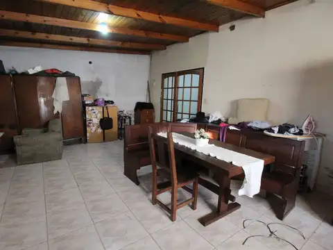 CASA LOTE PROPIO 3 AMBIENTES CON ESTACIONAMIENTO AL FONDO