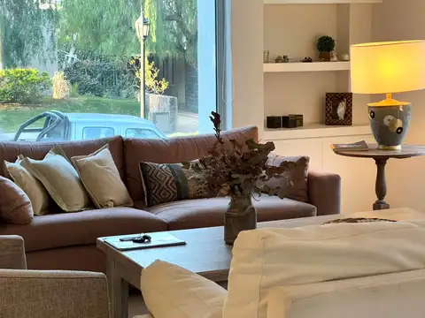 IMPECABLE CASA EN BARRIO PRIVADO DALVIAN SE FINANCIA!
