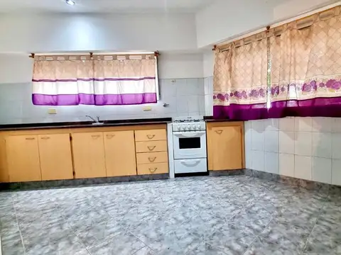 CASA 3 AMBIENTES CON TERRAZA