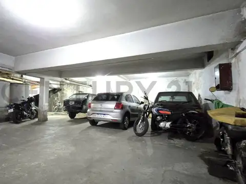 Güemes 100, Piso 0
