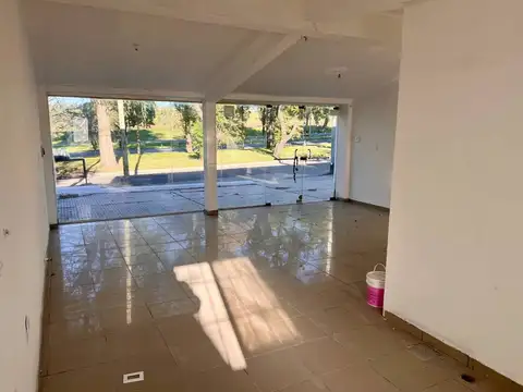 VENTA 2 LOCALES GASTRONOMICO ZONA VALLE ESCONDIDO