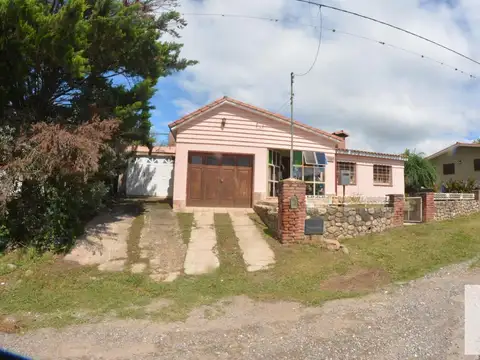Casa en venta - 3 Dormitorios 2 Baños - Cochera - 1.089Mts2 - Mayu Sumaj, Córdoba