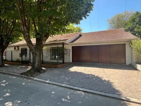 Casa 4 ambientes con 3 baños