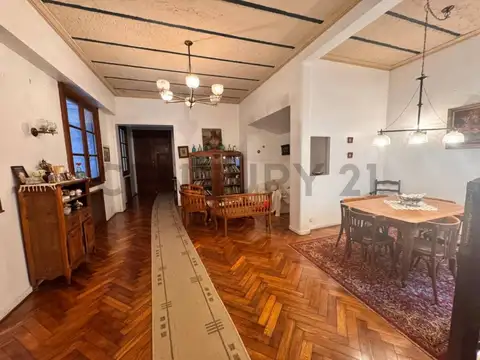 Venta de ph 5 ambientes + escritorio en villa del parque