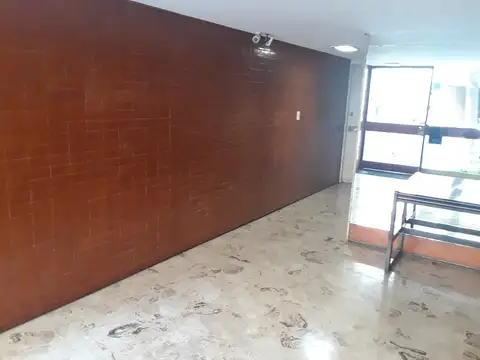 DOS AMBIENTES AL FRENTE CON BALCON