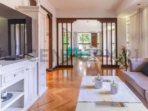 3 Ambientes de 122 m² con Cochera | Frente a Plaza Arenales | Edificio Icónico