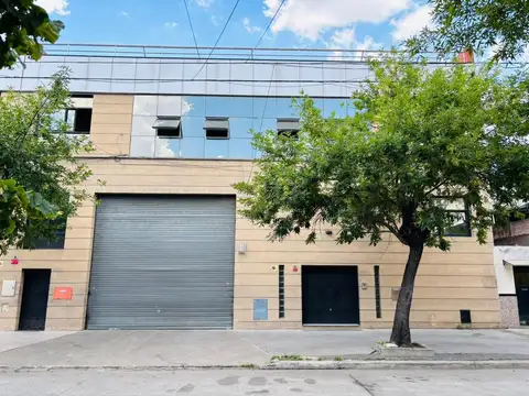 ALQUILER GALPON / DEPÓSITO DOBLE PLANTA EN VILLA SOLDATI