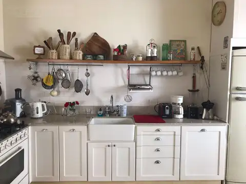 Casa 6 ambientes con 2 baños