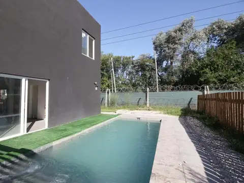 Casa 4 ambientes con 3 baños