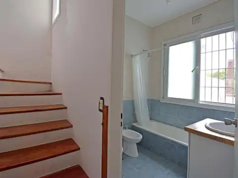 Casa 7 ambientes con 3 baños