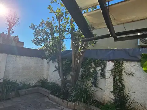 Depto Tipo Casa en Alquiler de 2 dormitorios