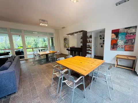 Casa 7 ambientes con 6 baños