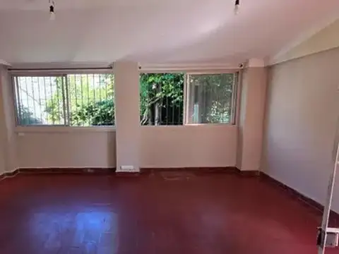 Casa en venta - 3 Ambientes con patio en Tigre Centro