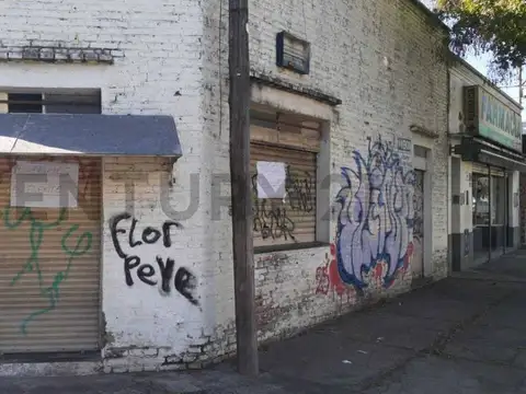 Local comercial con departamento 23 esquina 71